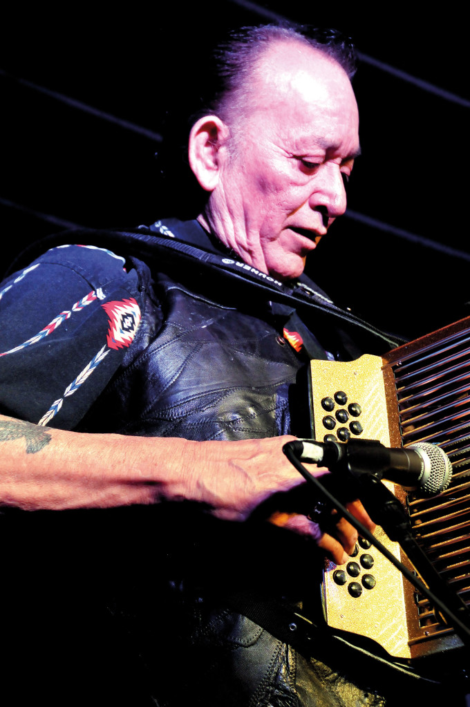http://www.mig-music.de/wp-content/uploads/2016/11/Flaco_Jimenez-Pic03_RGB300dpi.jpg