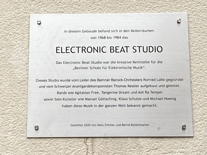 http://www.mig-music.de/wp-content/uploads/2020/12/Gedenktafel-Electronic-Beat-Studio-1024x768.jpg