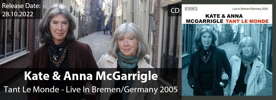 KateAnnaMcGarrigle_TantLeMonde_LiveInBremenGermany2005_Slider